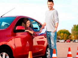 Инструктор по вождению: когда нужны дополнительные уроки