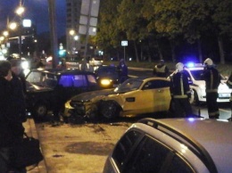 В Москве разбили Mercedes за 14 миллионов рублей (видео)