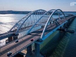 За сутки на Крымскому мосту завернули 22 автомобиля
