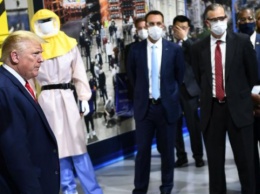 Прокуратура сделала предупреждение Ford из-за посещения Трампом завода без маски