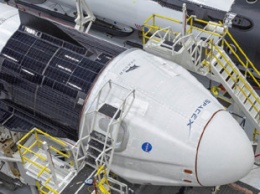 Crew Dragon установлен на Falcon 9