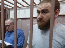 Суд отменил продление ареста экс-сенатору Арашукову и его отцу