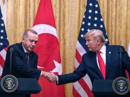 Трамп и Эрдоган обсудили по телефону сотрудничество Турции с США