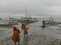 Циклон в Бангладеш и Индии уже унес более 100 жизней