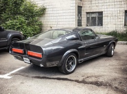 На киевских дорогах заметили легендарный автомобиль Ford Mustang Shelby Eleanor