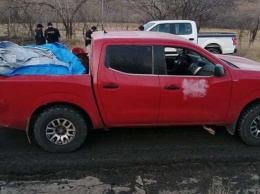 Правоохранители нашли пикап с 12 телами и запиской в кузове