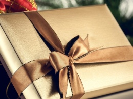 Лучшие подарки для женщин: что преподнести и где купить