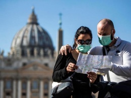В Риме за брошенные на улице медицинские маски и перчатки вводят штрафы