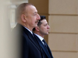 Зеленский предложил президенту Азербайджана "вдохнуть новую жизнь" в ГУАМ