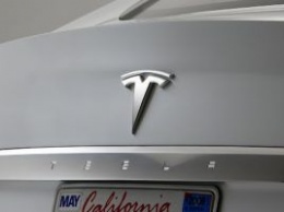 Tesla снизила цены на электромобили из-за падения спроса