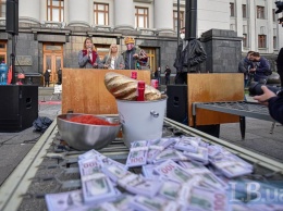 Хип-хоп вечеринку в честь "первого миллиарда Степанова" активисты устроили под стенами ОП