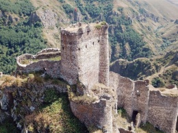 На востоке Турции реставрируют крепость 16 века, основанную султаном Сулейманом
