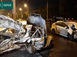 В Харькове в машине сгорели полицейский и девушка