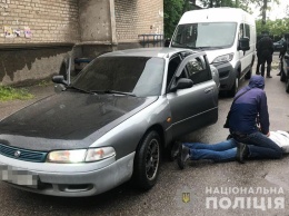 В Запорожье мужчина протаранил полицейский автомобиль и пытался скрыться