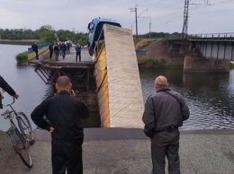 Шаткие мосты: журналисты 34 телеканала выяснили, в каком состоянии переправы области