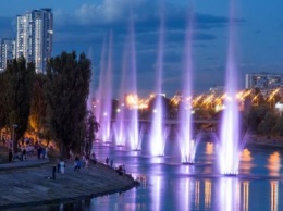 В День Киева запустили городские фонтаны