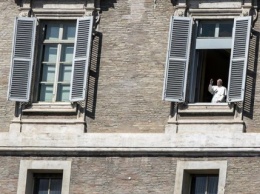 Папа Римский впервые с начала эпидемии обратился к верующим из окна Апостольского дворца