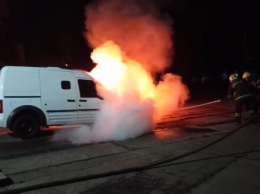 В Кривом Роге сгорел «Ford transit»