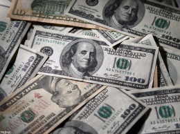 Межбанк в первый день июня открылся снижением курса доллара