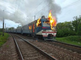 Электричка Одесской железной дороги сгорела дотла