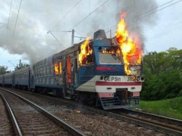 Под Одессой сгорела электричка (фото)