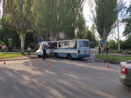 В Запорожье произошло ДТП с участием маршруток - пострадали оба водителя