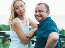 Мы люди достаточно пошлые: невеста 54-летнего Виктора Павлика сделала личные признания об их паре