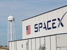 SpaceX отправила в космос новую партию спутников (видео)