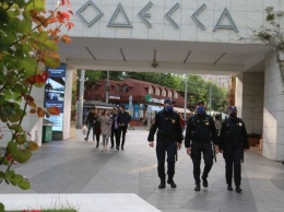 Нацгвардейцы начали патрулировать курортные зоны Одессы