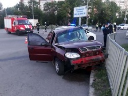 На Запорожском шоссе в Днепре столкнулись два Daewoo Lanos: пострадали четверо человек (ФОТО)