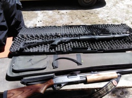 Двое киевлян устроили стрельбу в заброшенном тире: оружие изъяли (фото)