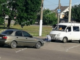 В Мелитополе на кругу столкнулись Газель с Ланосом (фото)