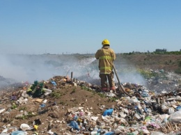 Под Херсоном горит свалка мусора: пожар локализовали
