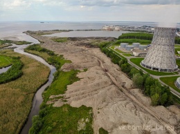 Свалка из остатков СКК появилась у Финского залива в Санкт-Петербурге