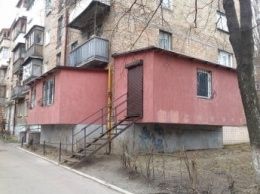 Подборку запорожских чудо-балконов показали в сети (фото)