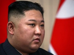 Был в приподнятом настроении: главу КНДР Ким Чен Ына заметили в необычной одежде