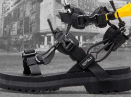 Украинский бренд одежды FINCH представил свой новый продукт - сандалии-трансформеры (ФОТО)