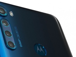 Motorola представила новый смартфон с выдвижной селфи-камерой за 300 евро