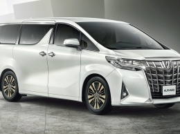 Toyota Alphard дает неправильные предупреждения при парковке