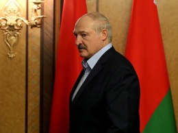 "Приведем всех в чувства": Лукашенко заявил, что не допустит переворота в Беларуси