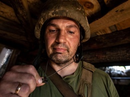 Оберег из смерти: украинцев поразило фото воина ВСУ