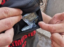 За сутки криворожская полиция задержала трех человек, подозреваемых в продаже наркотиков
