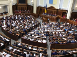 Сильно перетруждаются: депутаты Рады решили сократить себе рабочий день