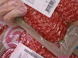 "Пандемия диареи": херсонцу надоело в супермаркетах одной из сетей тыкать администраторам просрочку