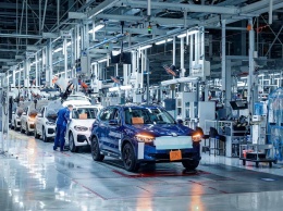 В Китае собрали первые электрокроссоверы BMW: поставки начнутся до конца года