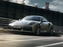 Porsche 911 Turbo S выжимает на автобане 332 км/ч (ВИДЕО)