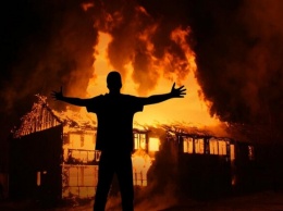 На Днепропетровщине горел жилой дом: пострадавший в тяжелом состоянии