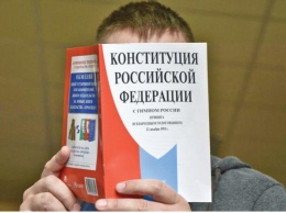 На избирательных участках в Крыму предпринимаются серьезные меры безопасности, - депутат