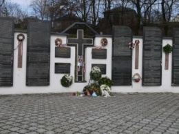 В Сваляве вандалы осквернили мемориал возле Стены плача
