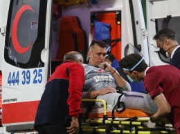 Голкипер турецкого топ-клуба спас ворота ценой двойного перелома ноги (видео)